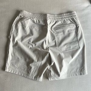 Lululemon off white Bowline Shorts Large 8”